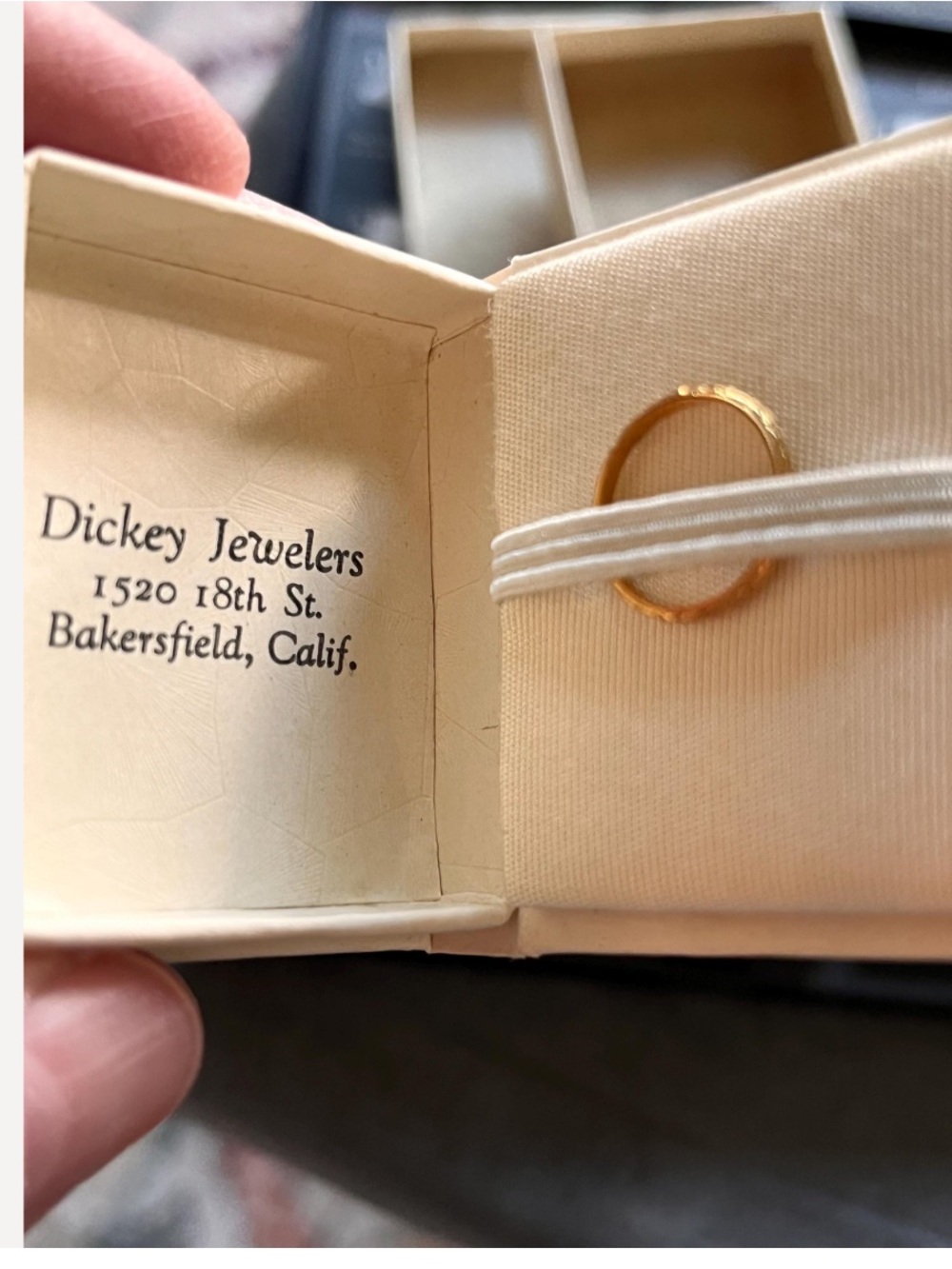 Vtg 14 Kt Gold Children’s Engraved Band Ring -Floral Detail- baptism christening